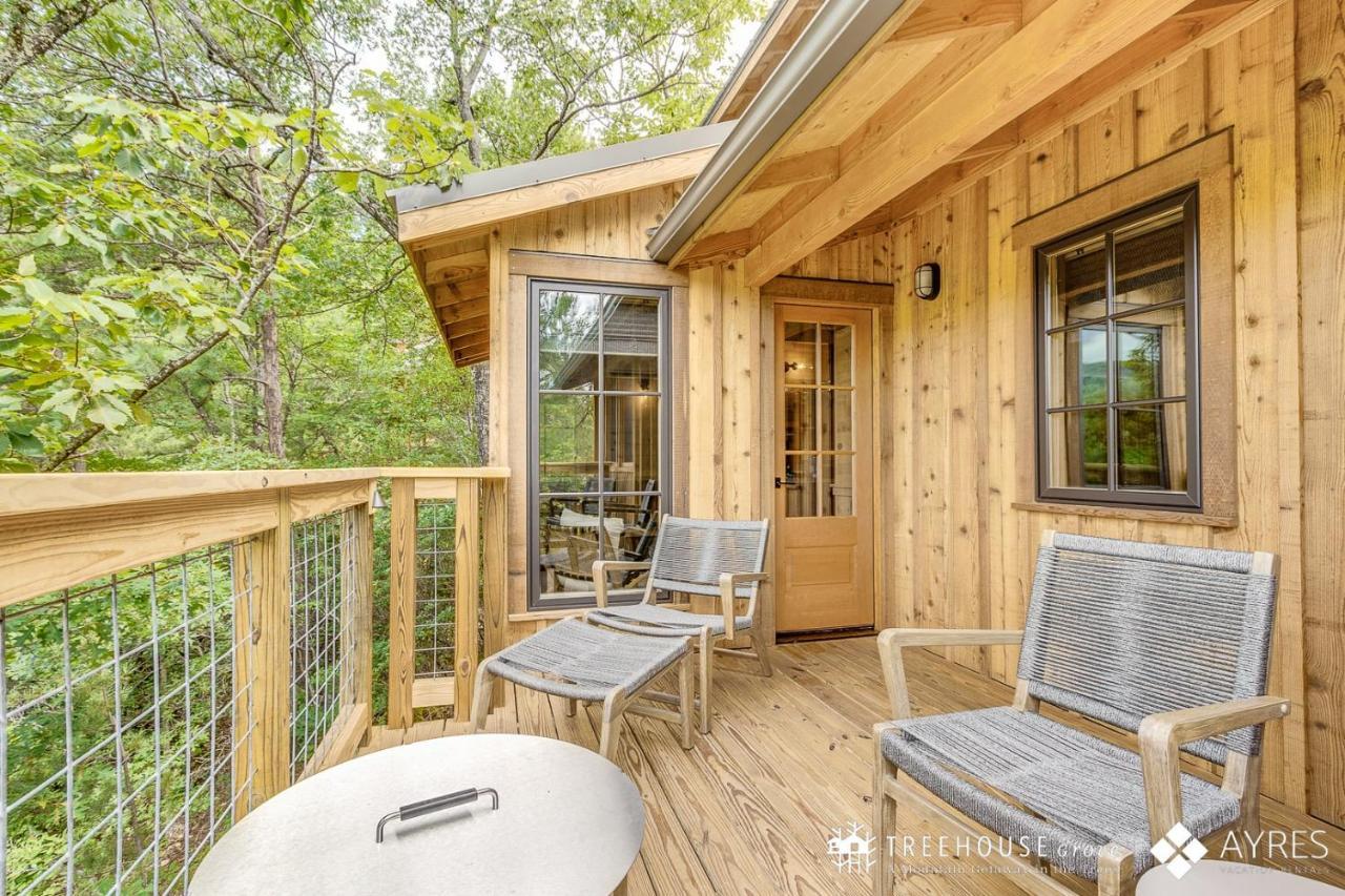 The Blackjack Oak In Treehouse Grove At Norton Creek Gatlinburg Exterior photo