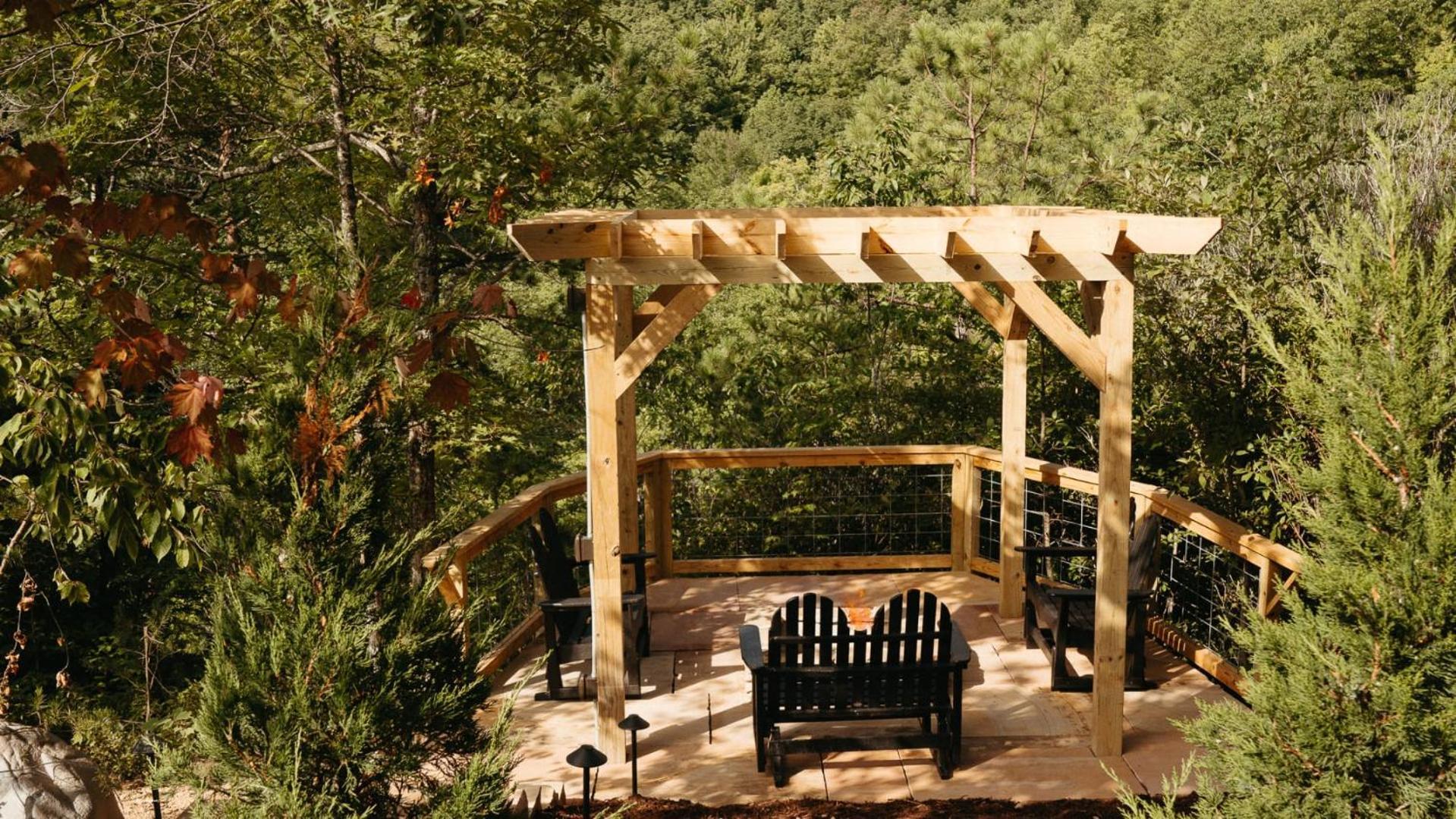 The Blackjack Oak In Treehouse Grove At Norton Creek Gatlinburg Exterior photo